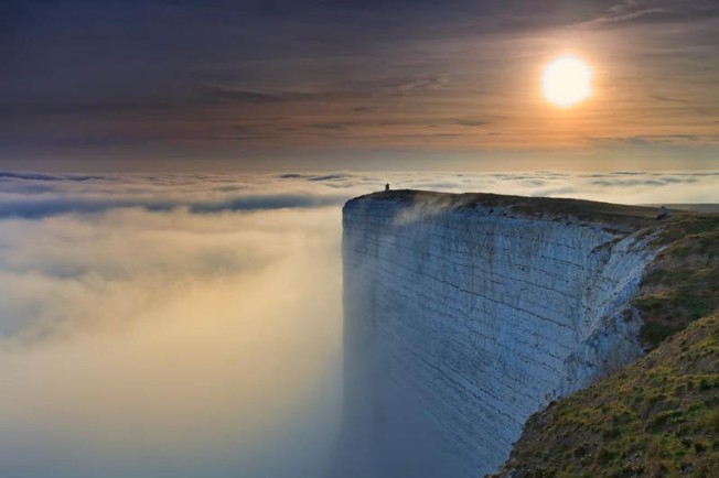 edge-of-the-world-beach-head-chalk-cliff-southern-england